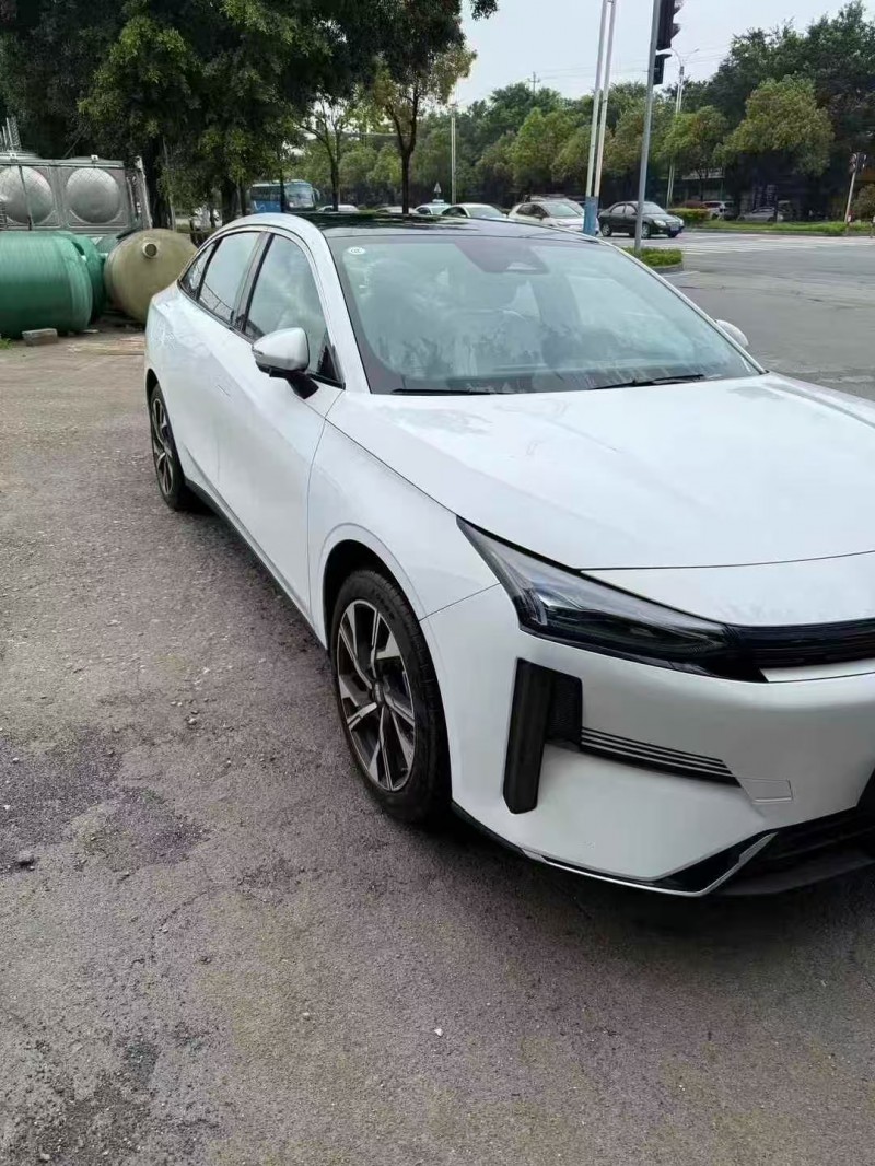 广州25年吉利银河3