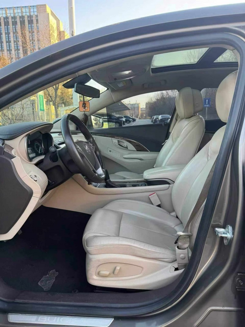 邢台15年别克君越4