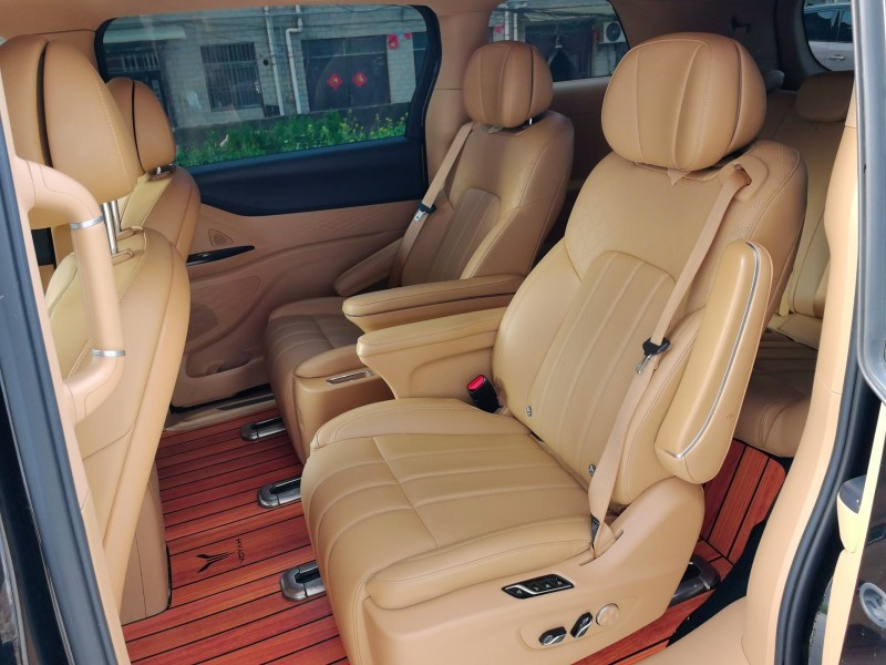 襄阳24年岚图汽车梦想家6