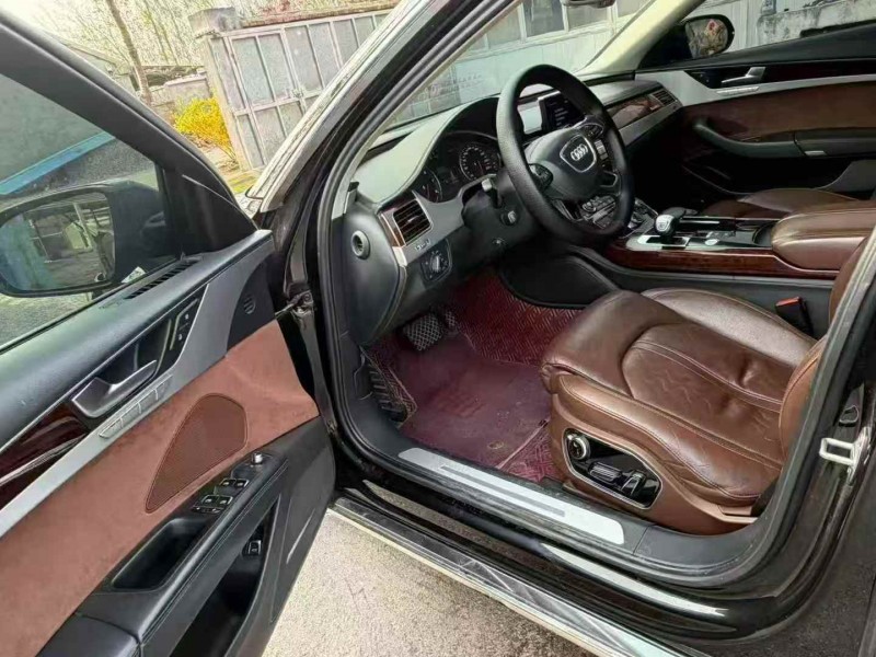 济宁14年奥迪A8L6