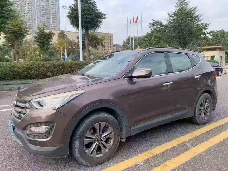 佛山16年现代新胜达3