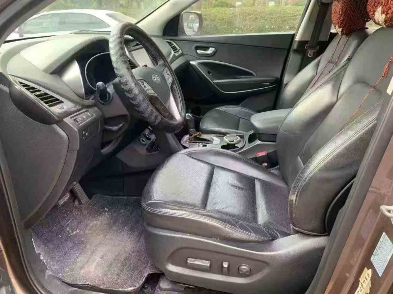 佛山16年现代新胜达5