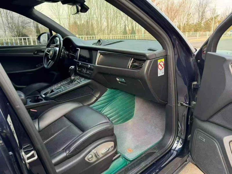 滨州19年保时捷Macan7