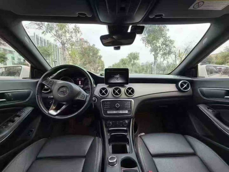 湛江19年奔驰CLA4