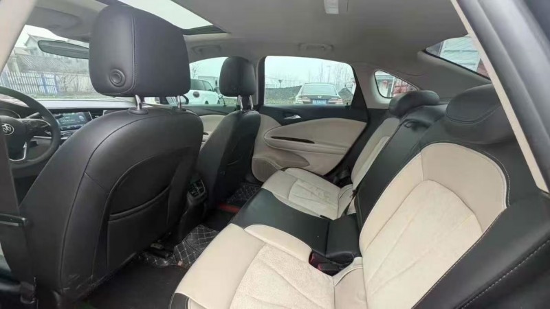 菏泽19年别克威朗5