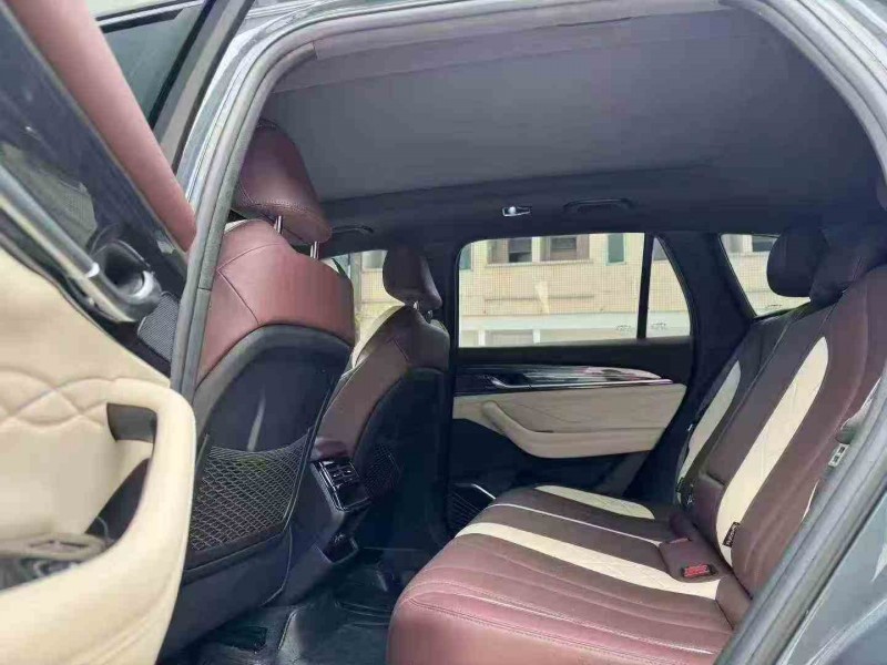 珠海25年吉利星越7