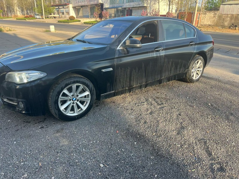 泰安16年宝马5系4