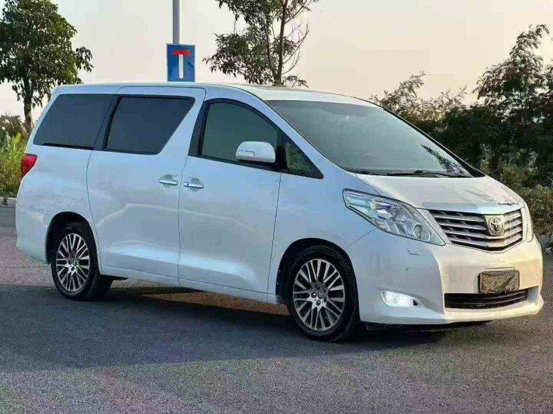 湛江11年丰田埃尔法2