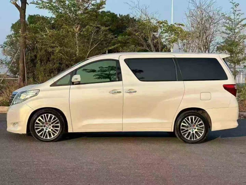 湛江11年丰田埃尔法3