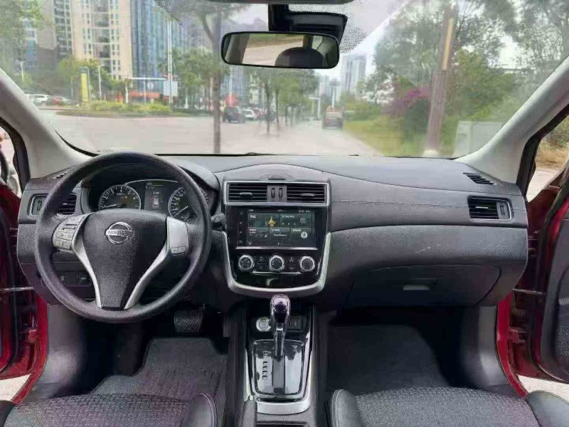 湛江20年日产骐达5