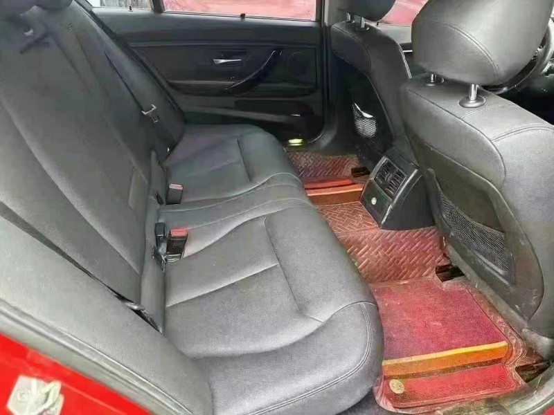 重庆16年宝马3系8