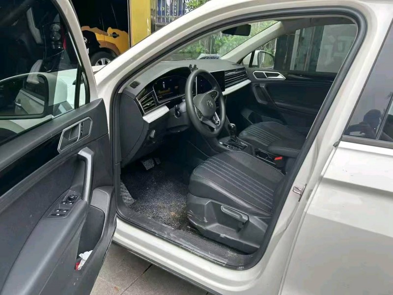 景德镇22年大众途观3