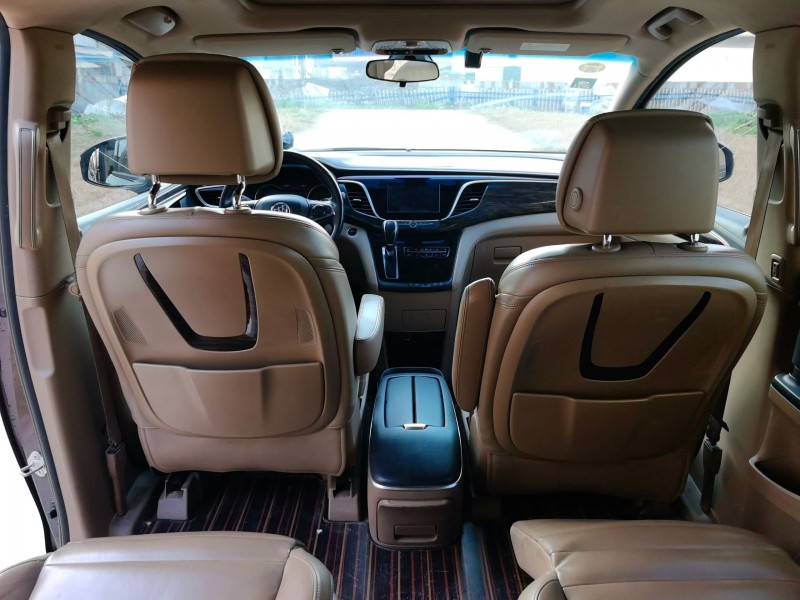 襄阳17年别克GL85