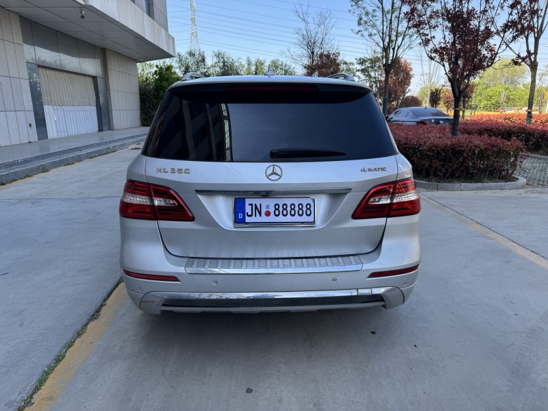 济宁13年奔驰ML9