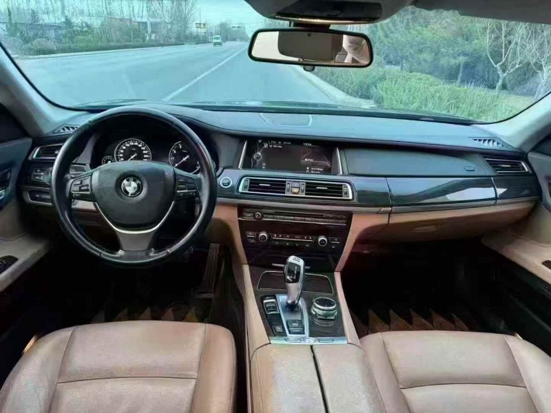 济宁15年宝马7系5