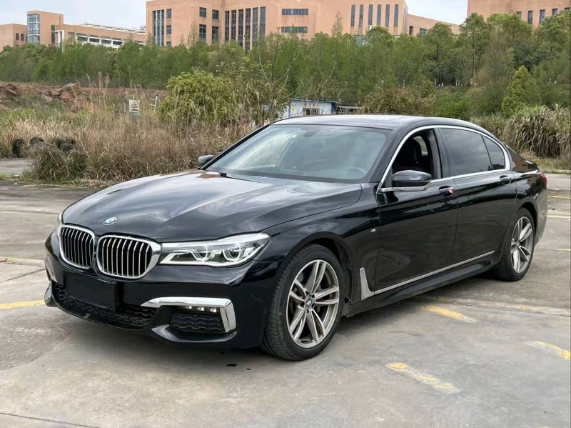 长沙19年宝马7系3