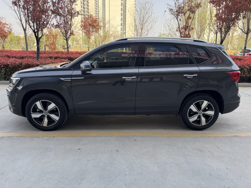 济宁23年大众途岳5