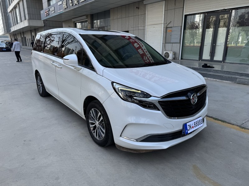 济宁21年别克GL82