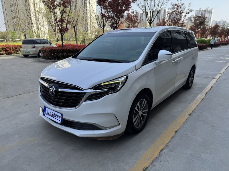 济宁21年别克GL83