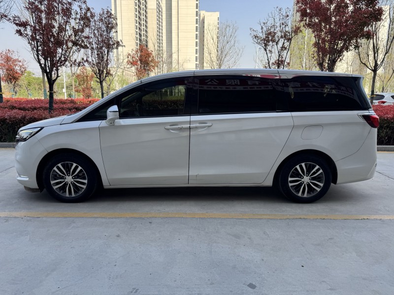 济宁21年别克GL85