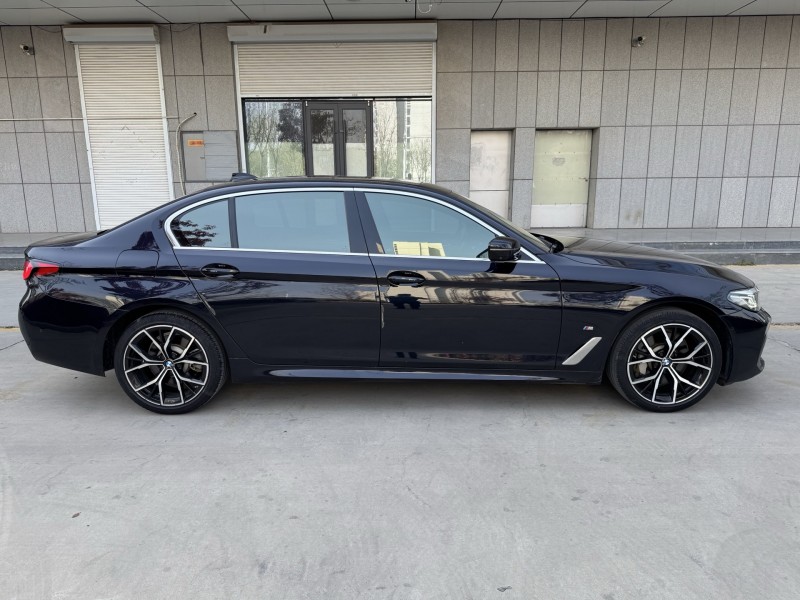 济宁21年宝马5系4