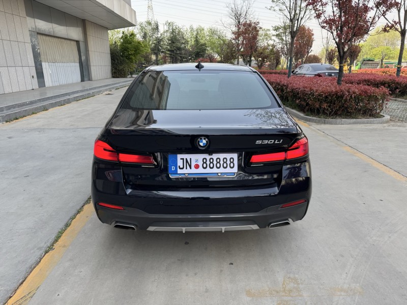 济宁21年宝马5系9