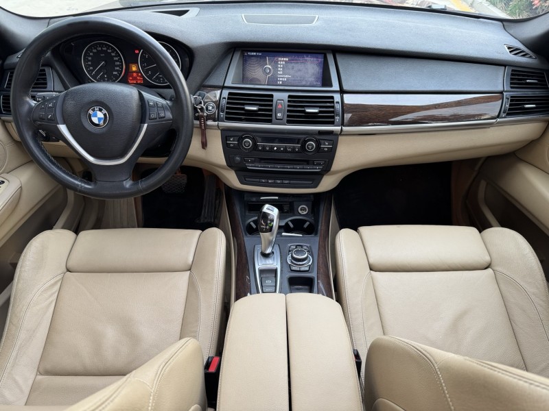 济宁13年宝马X58