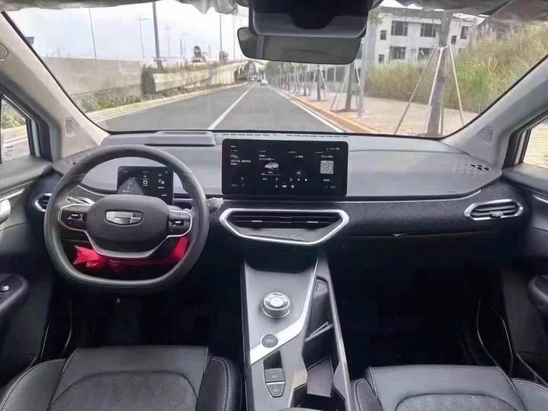 广州23年吉利几何7