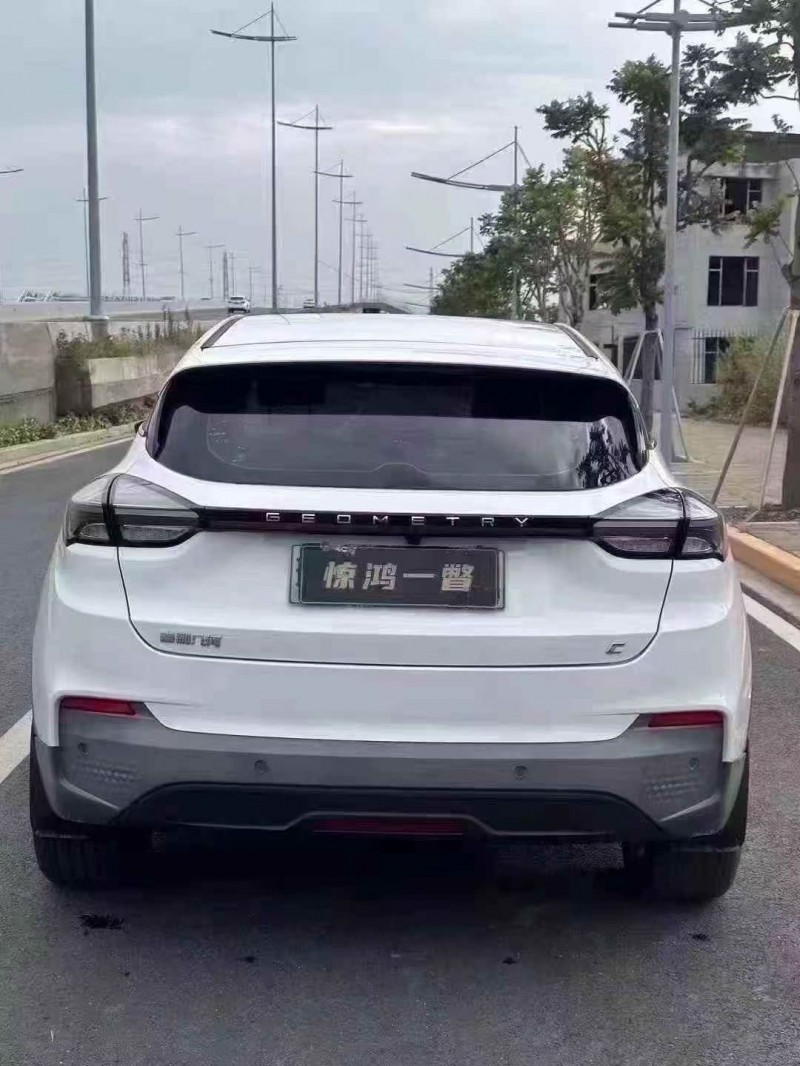 广州23年吉利几何8