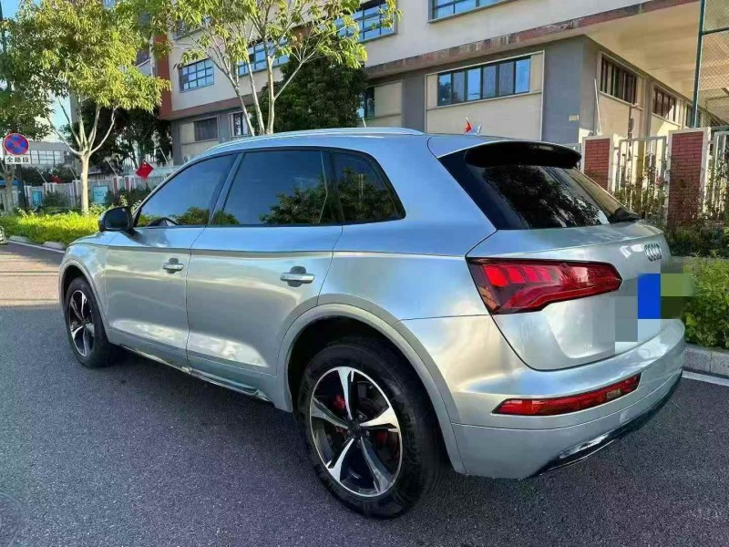 南通19年奥迪Q57