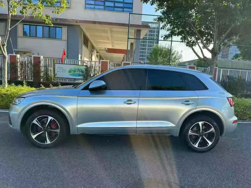 南通19年奥迪Q58