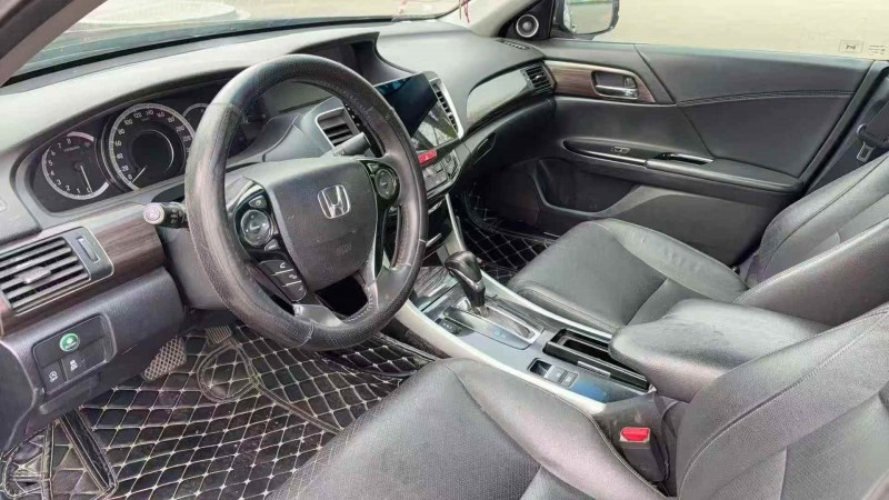 东营16年本田雅阁4