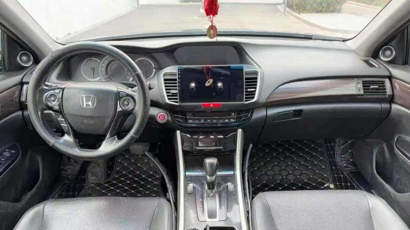 东营16年本田雅阁6