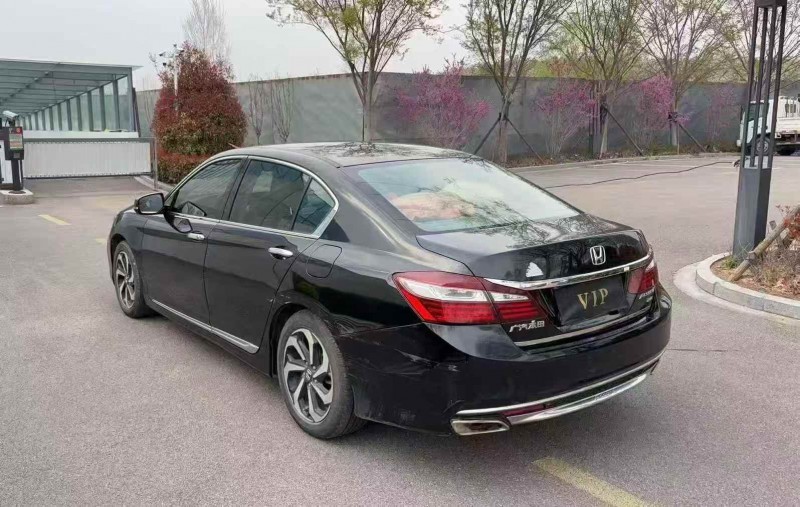 东营16年本田雅阁8