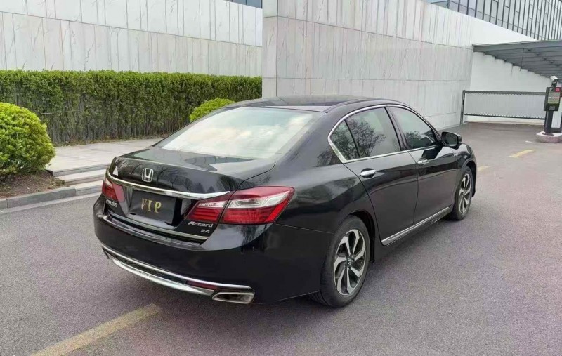 东营16年本田雅阁9