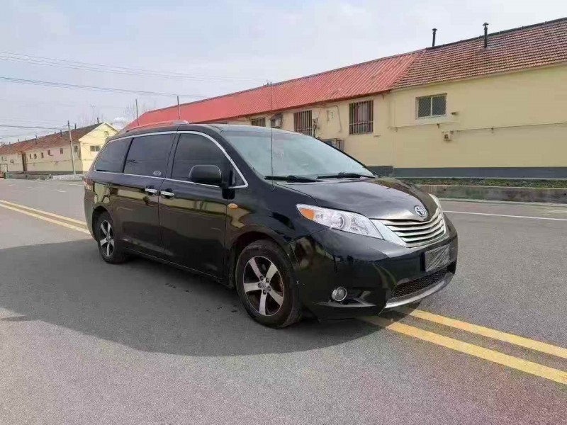 淄博17年丰田塞纳2