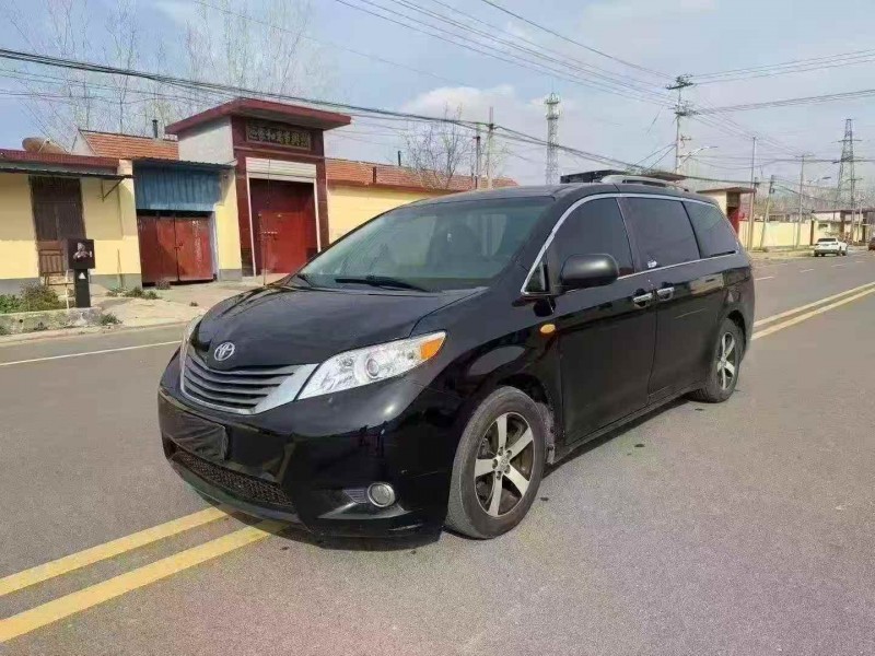 淄博17年丰田塞纳3