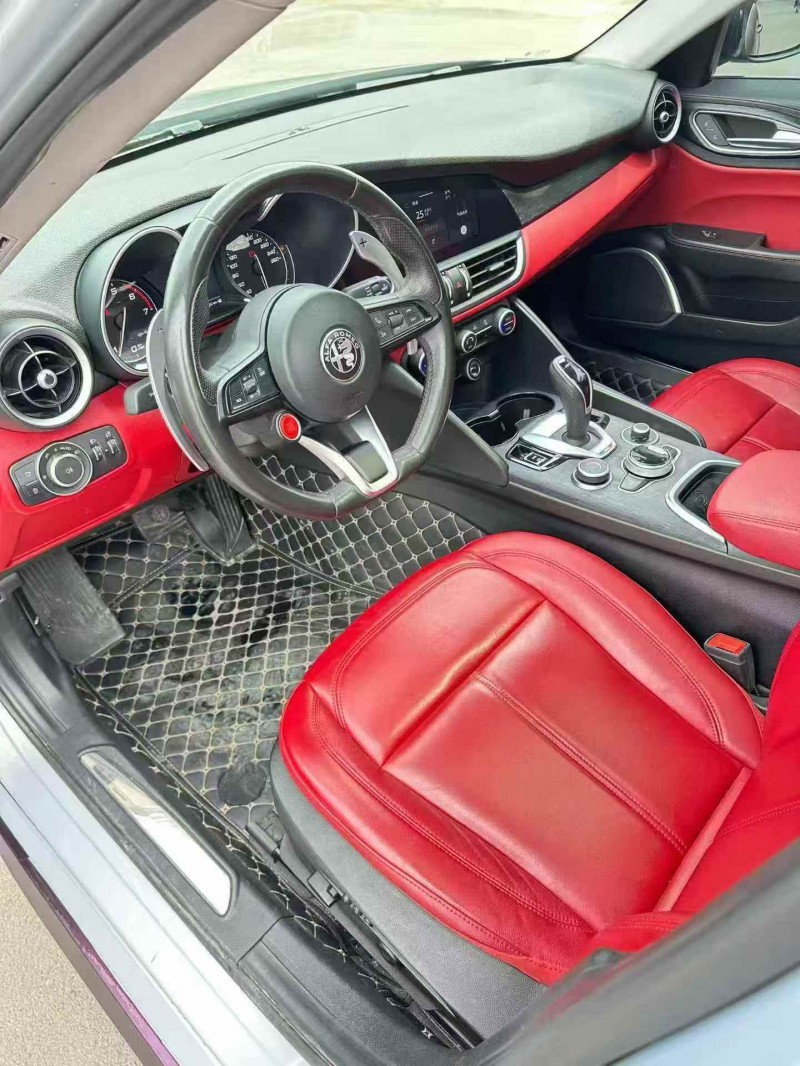 枣庄21年阿尔法·罗密欧Giulia4