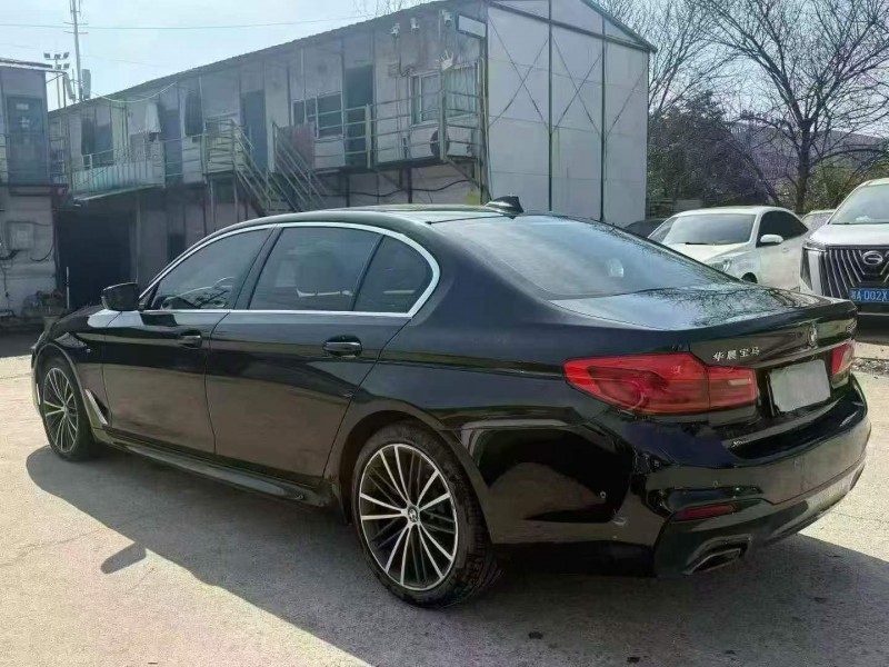 张家界20年宝马5系8