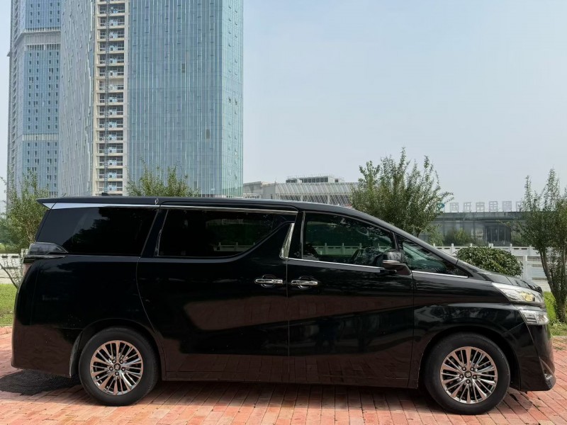 商丘23年丰田威尔法4