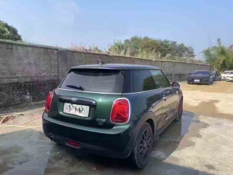 江门18年宝马迷你7