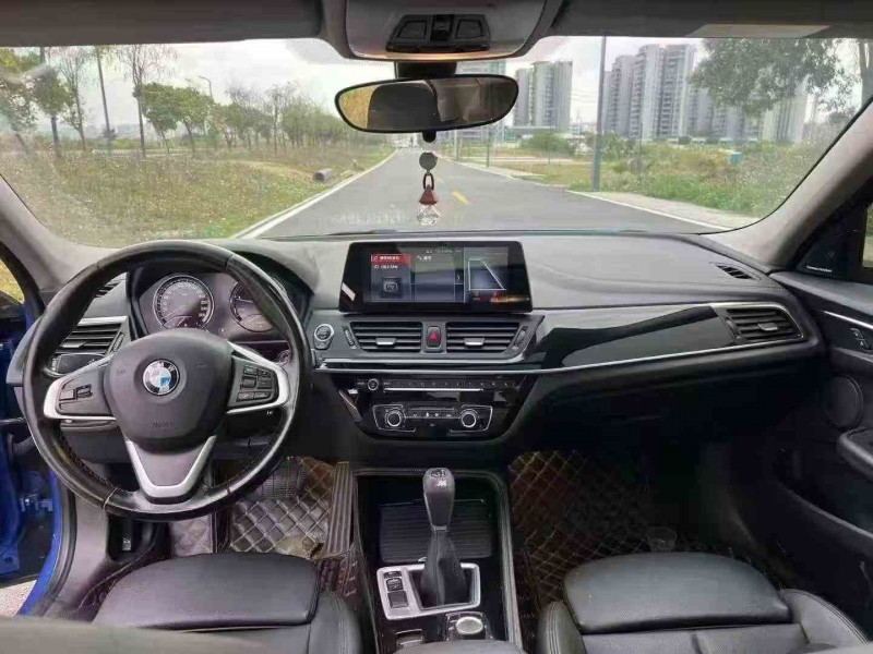 汕头17年宝马1系5