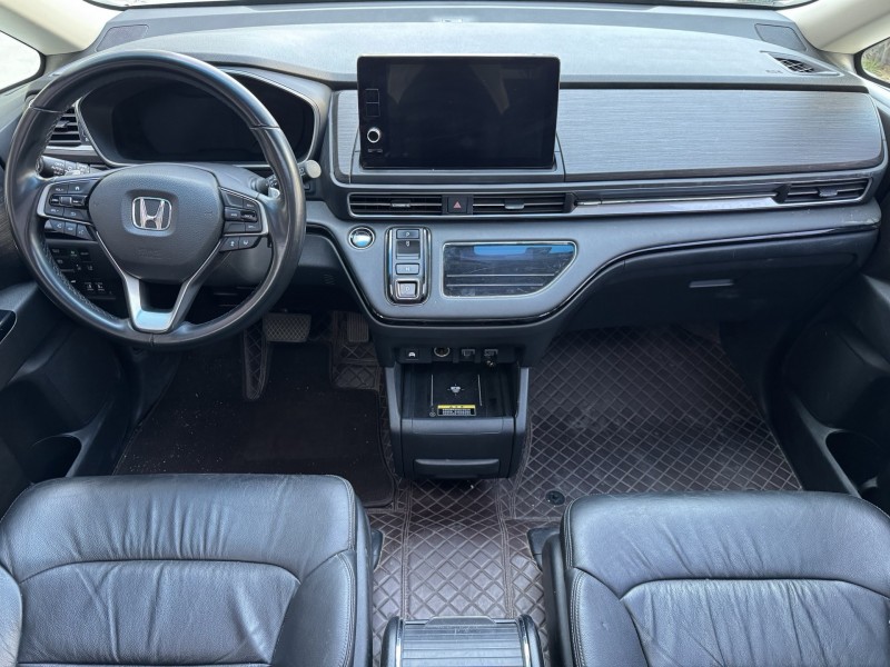 济宁22年本田艾力绅8