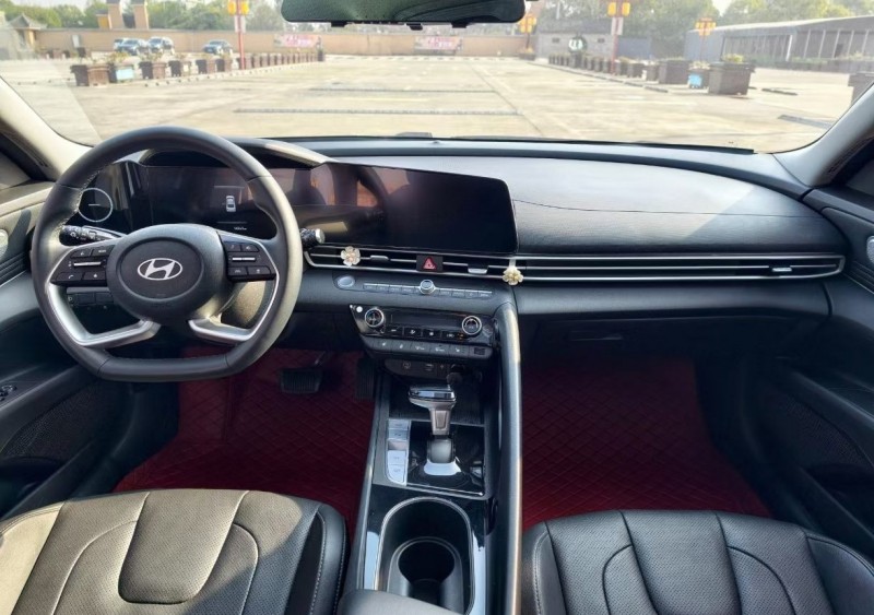 娄底24年现代伊兰特3