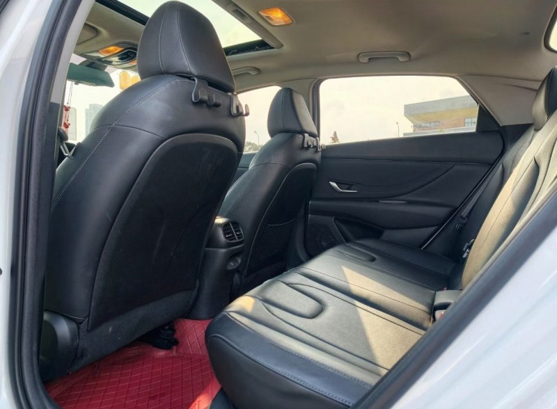 娄底24年现代伊兰特4