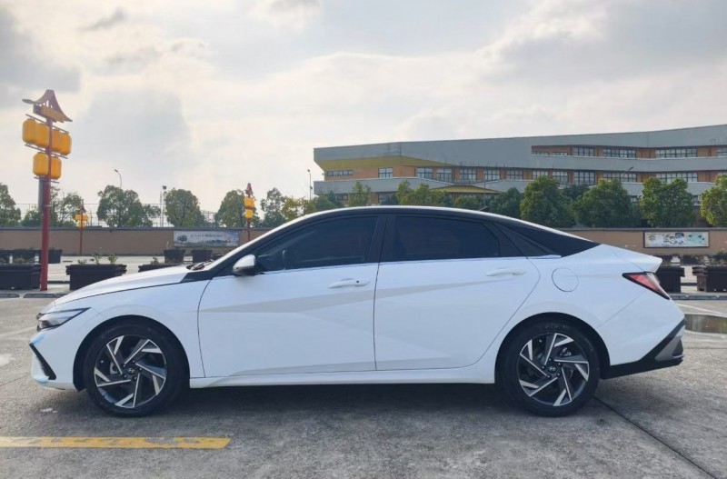 娄底24年现代伊兰特5