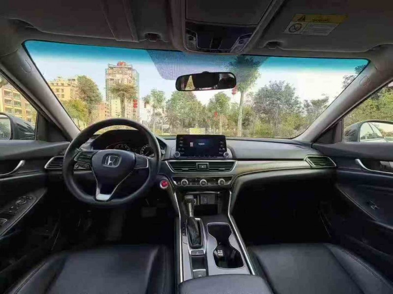 深圳21年本田雅阁4