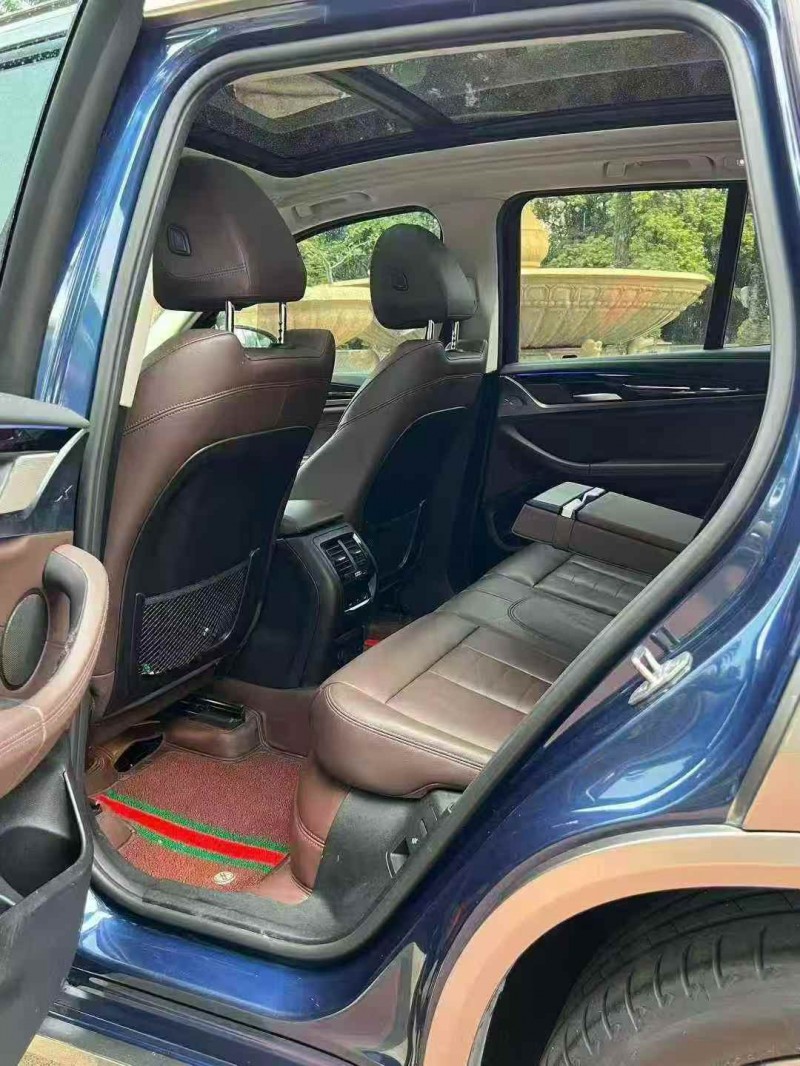 广州19年宝马X36