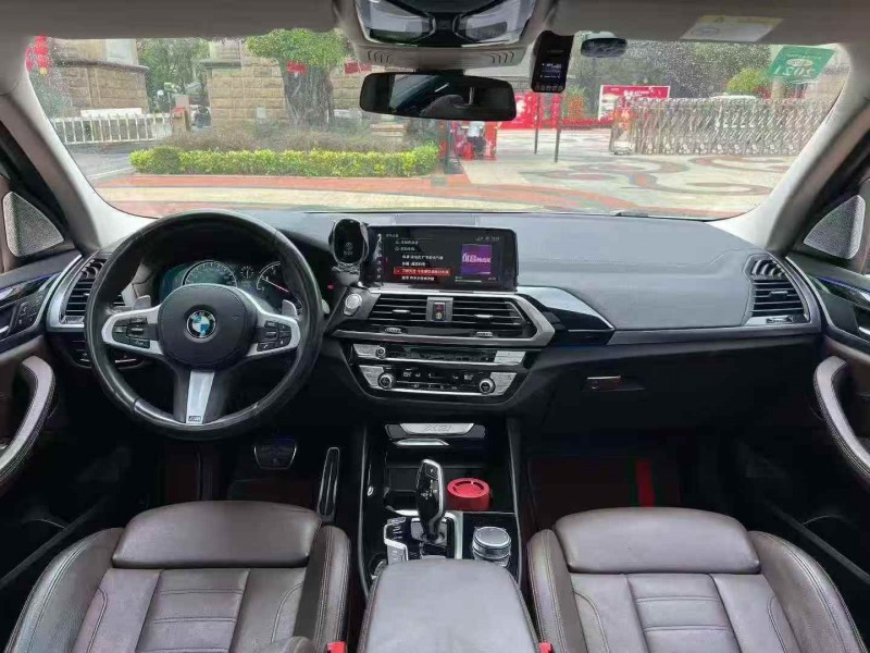 广州19年宝马X38