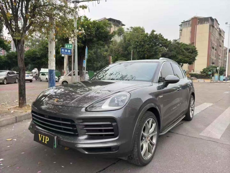 广州21年保时捷卡宴2